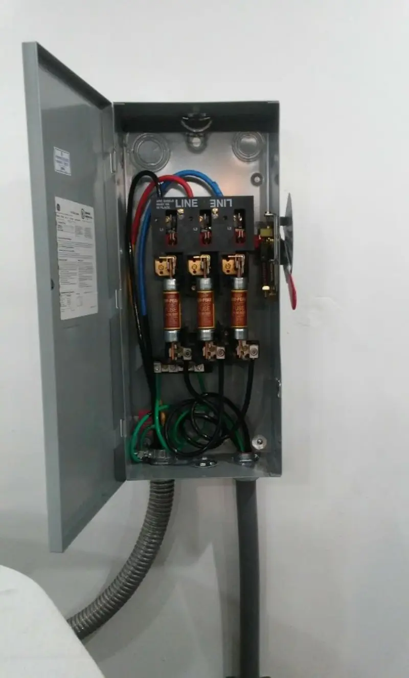 Three-phase disconnect switch installed for Smoke Detector Installation in Westgate